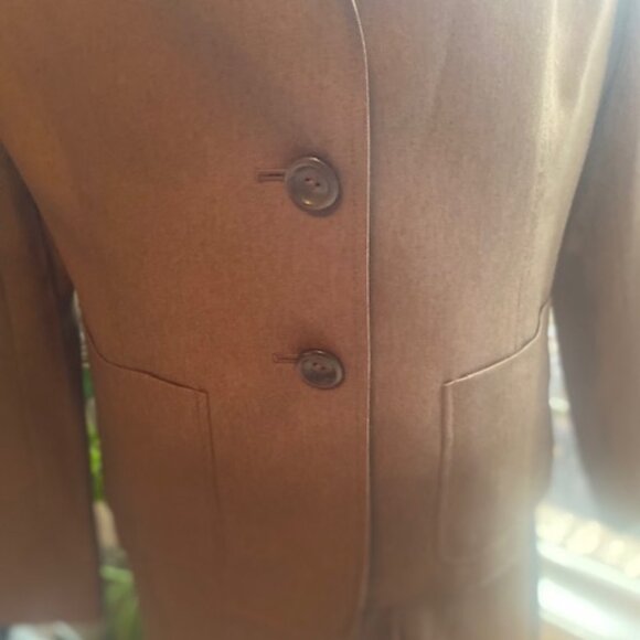 Collections by Le Suit Brown Jacket and pant Suit, size 14 - Picture 3 of 9